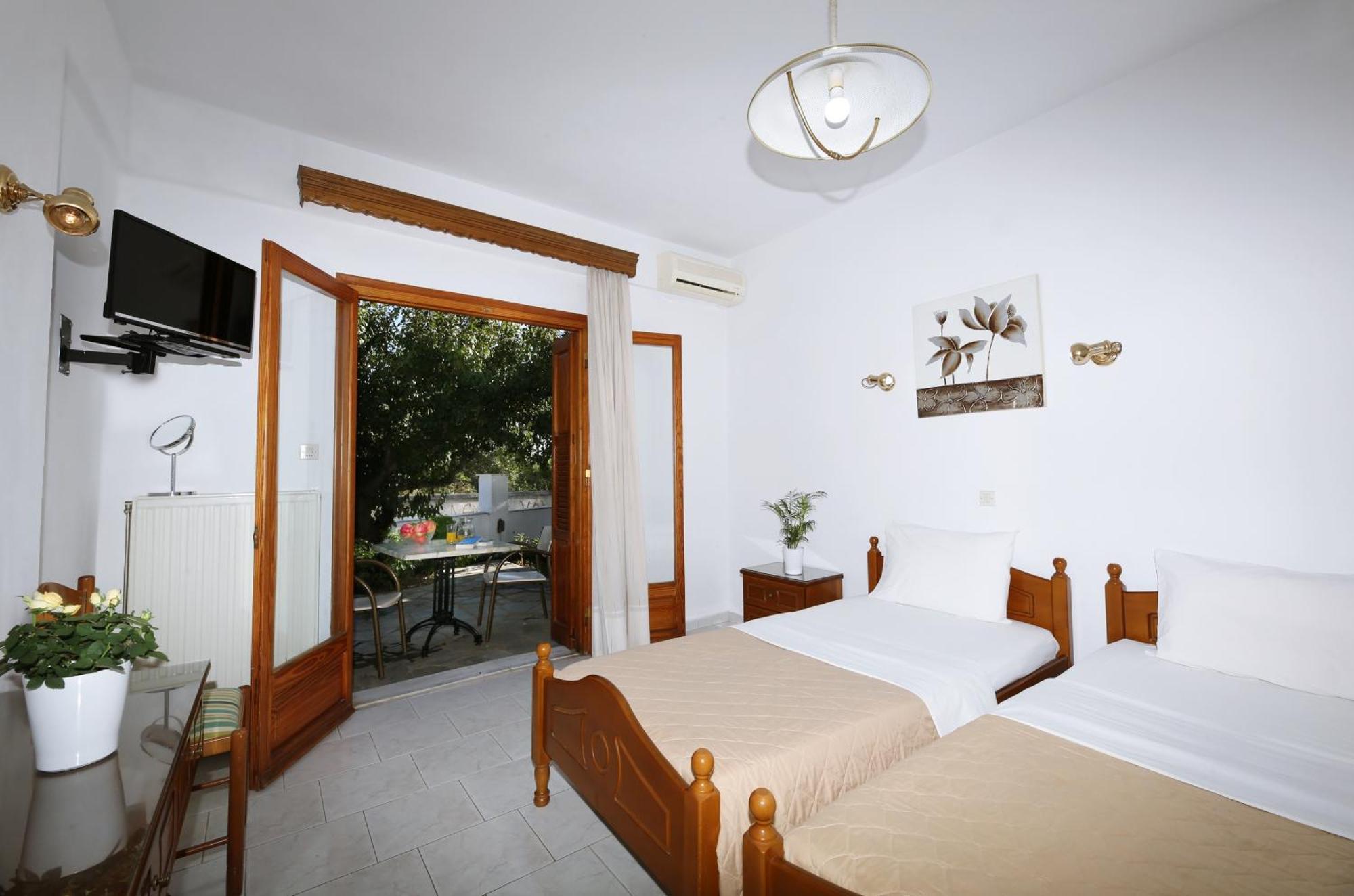 Okeanis Apartments Кала Нера Екстериор снимка