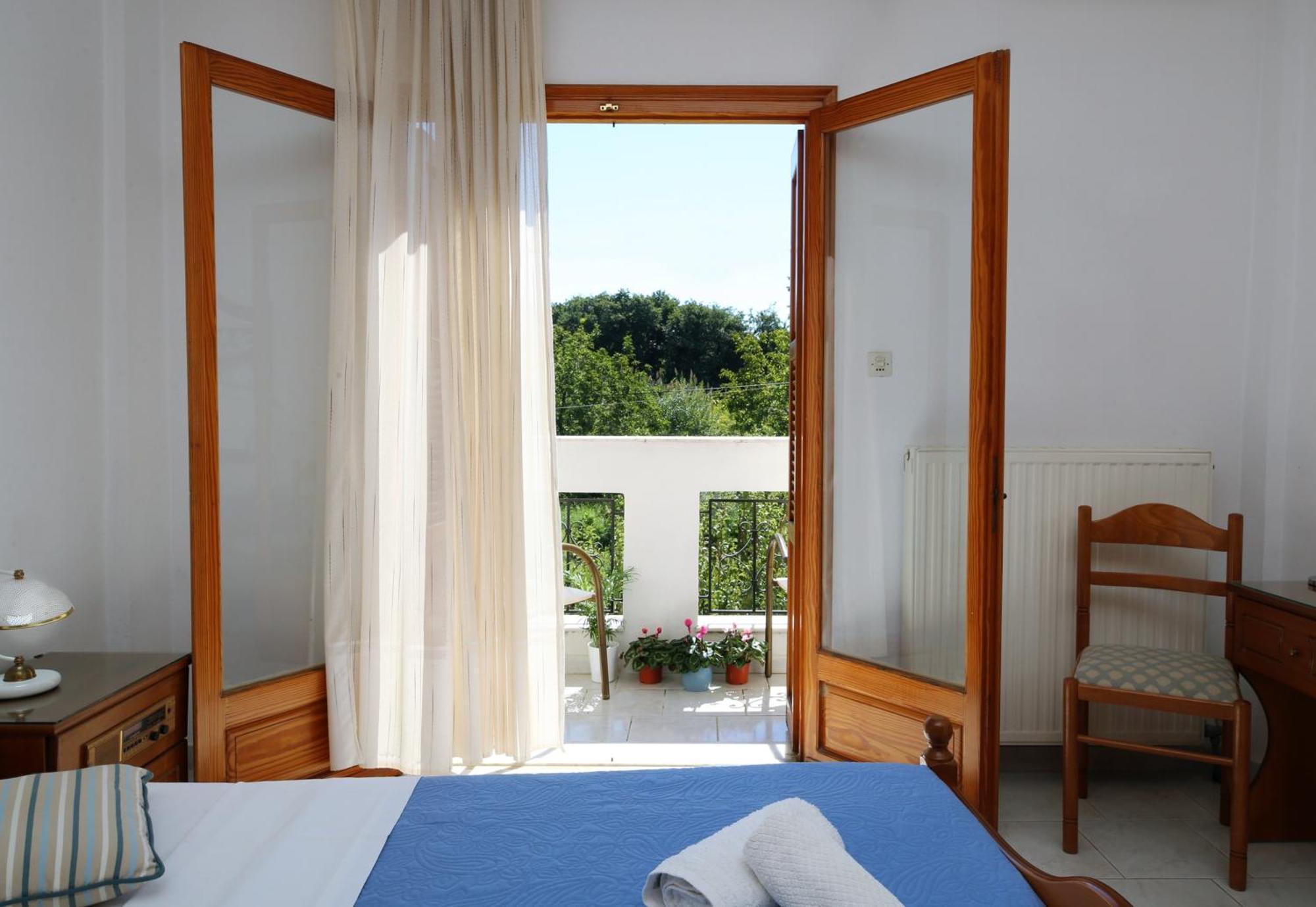 Okeanis Apartments Кала Нера Екстериор снимка